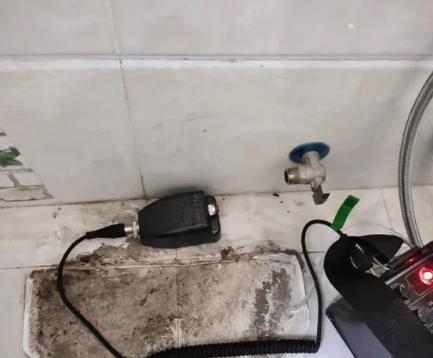 中原区屋顶漏水维修公司分享下卫生间漏水的危害及解决方法